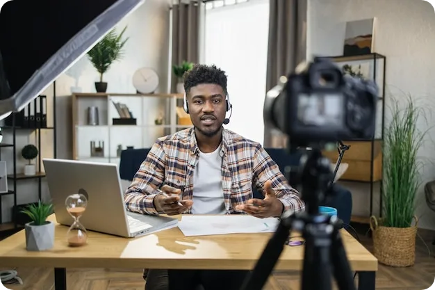 Quelles plateformes en ligne facilitent la création de briefs vidéo ? 4 clips vidéo existants dans un brief vidéo